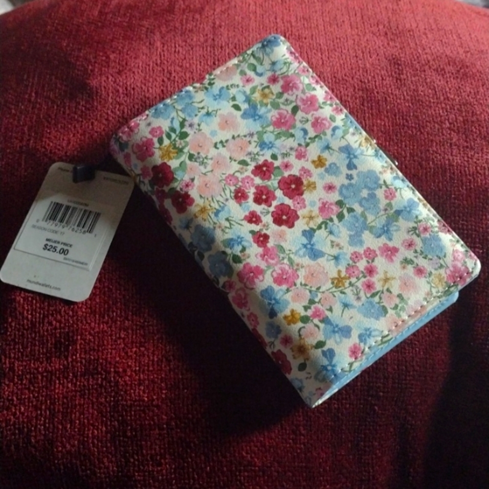 Flower wallet